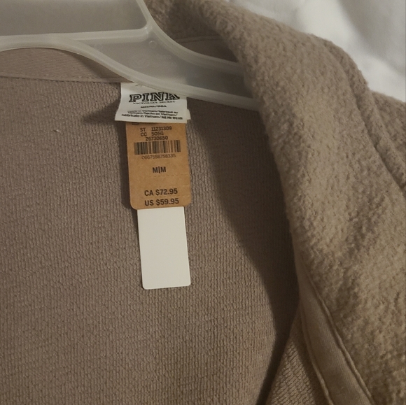 Shacket - Picture 5 of 5